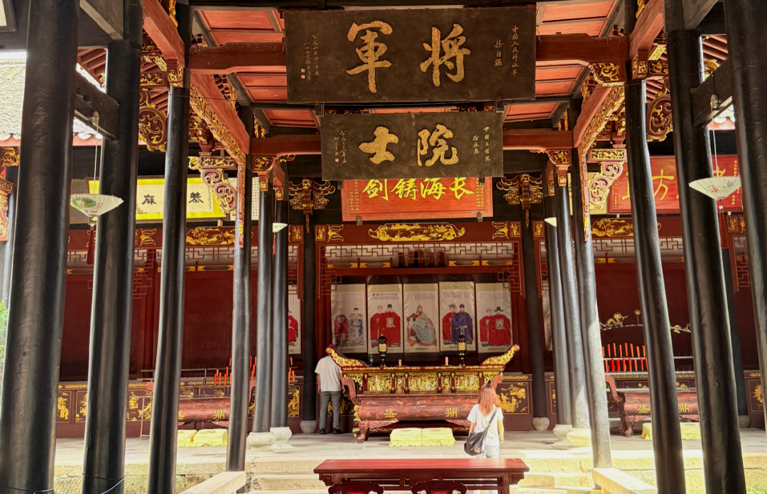 图2 徐氏宗祠内景