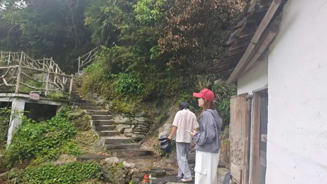 团队成员勘探村落行动路线