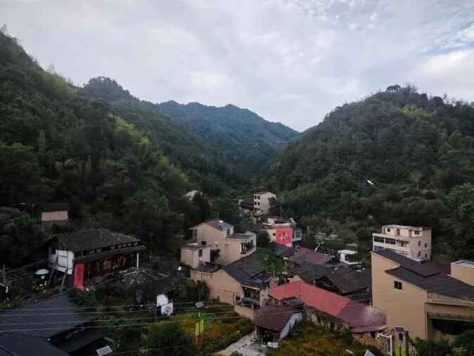 图为村庄房屋现状