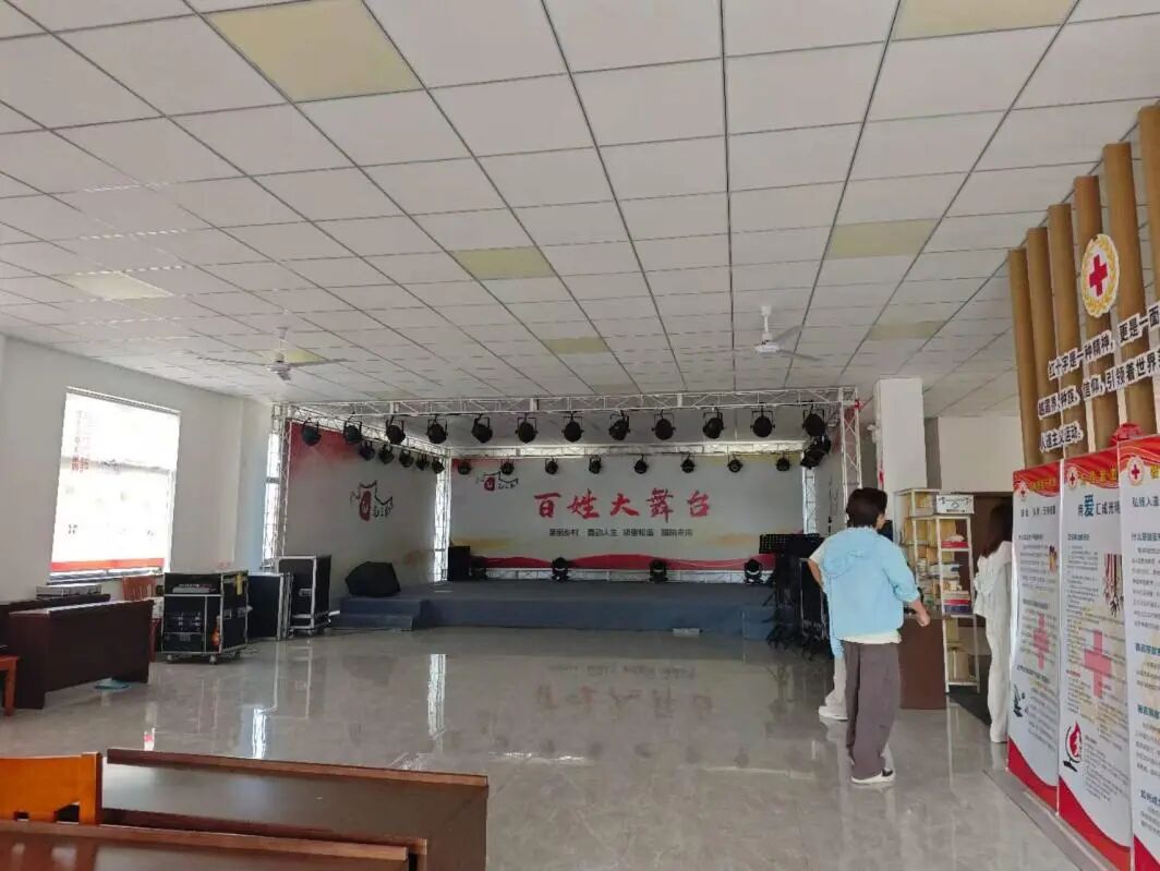 探访村内活动中心（虞茜乔 摄）