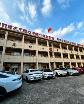 图为碧莲镇政府